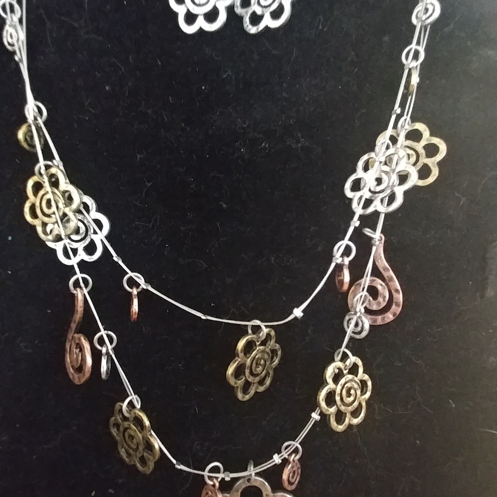 Tricolor metal necklace/earring set. Boho